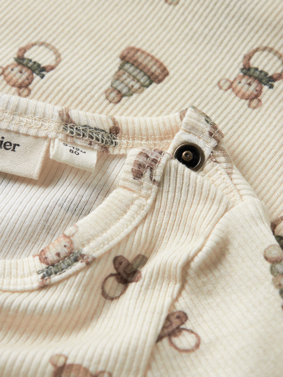 model_shot-front_full